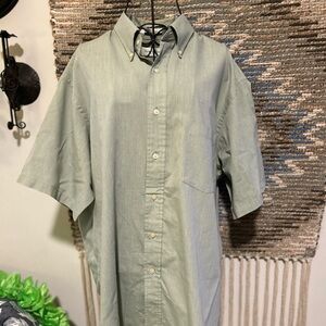 Van Heusen Men's Green Short Sleeve Shirt